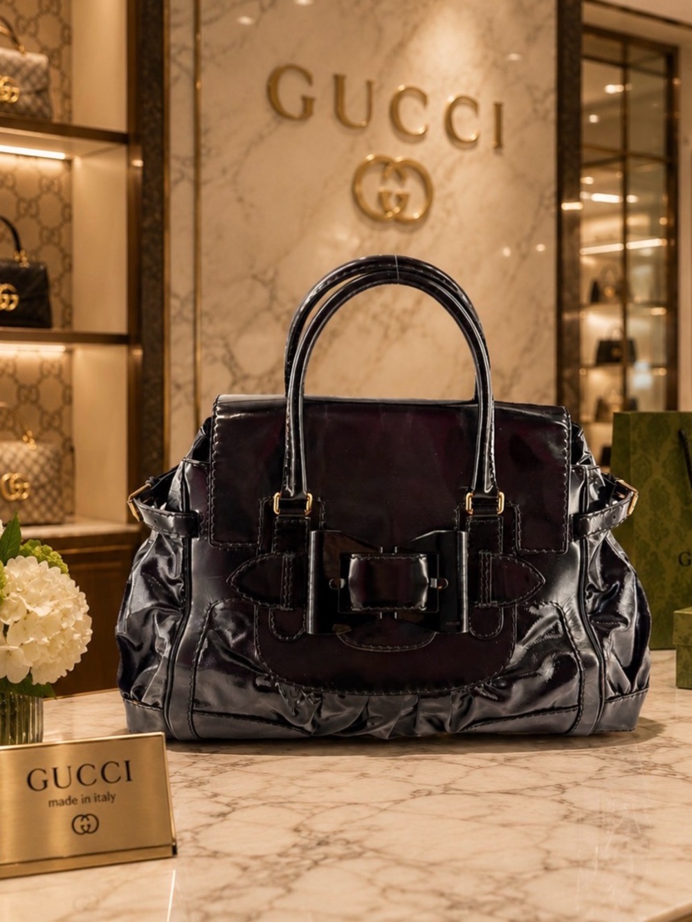 Gucci vintage diamond Dialux Queen Patent Leather Bow Accent Satchel - Black